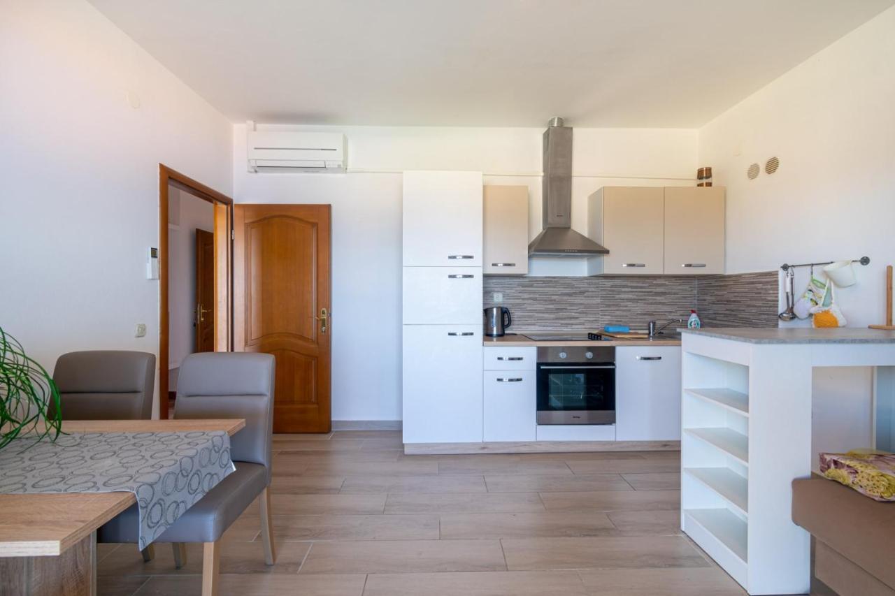 Apartments By The Sea Lun, Pag - 19358 Lun  Bagian luar foto